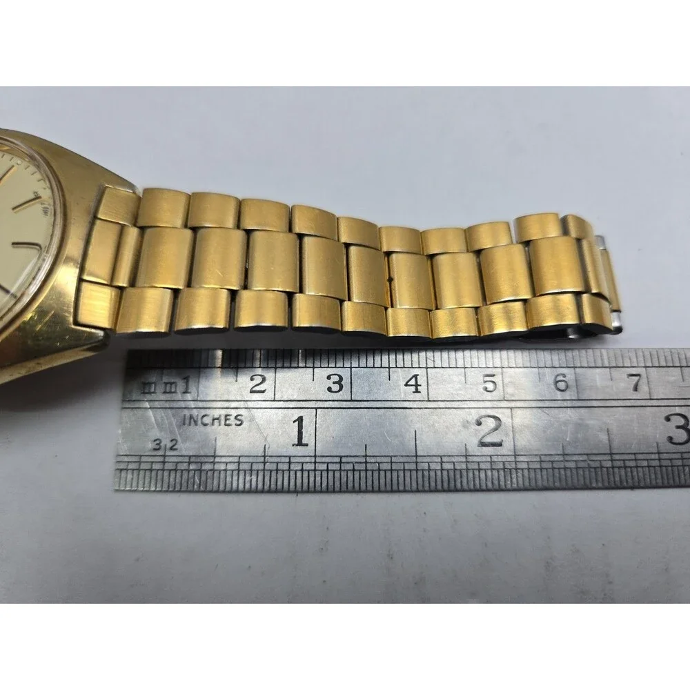 Vintage Pulsar by Seiko Y147 8049 Mens Gold Tone Date Quartz Watch New Battery